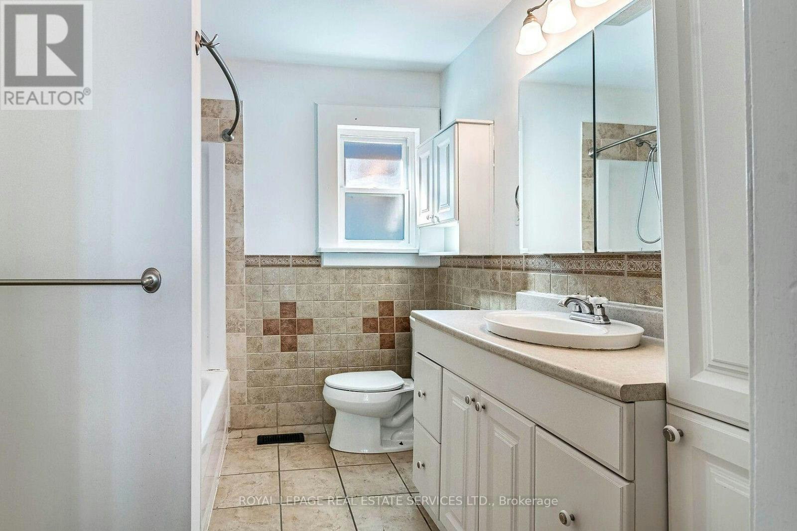 37 Seventeenth Street, Toronto, ON, M8V 3K2 - 31