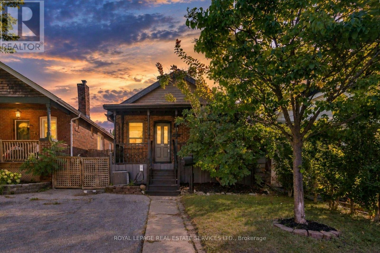 37 Seventeenth Street, Toronto, ON, M8V 3K2 - 2
