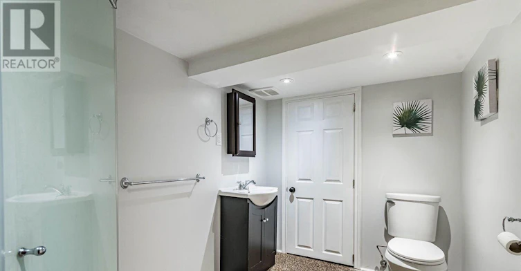 37 Seventeenth Street, Toronto, ON, M8V 3K2 - 41