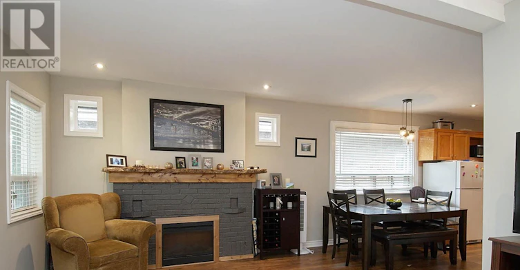 37 Seventeenth Street, Toronto, ON, M8V 3K2 - 9