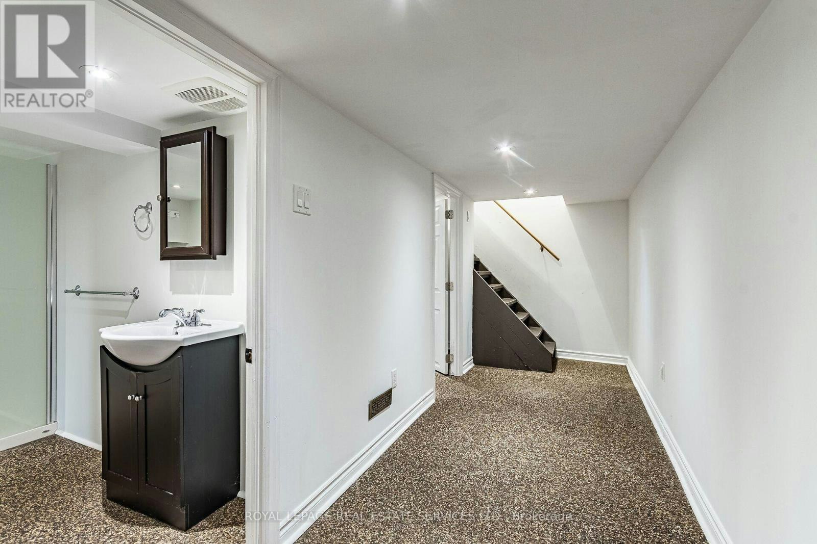 37 Seventeenth Street, Toronto, ON, M8V 3K2 - 40