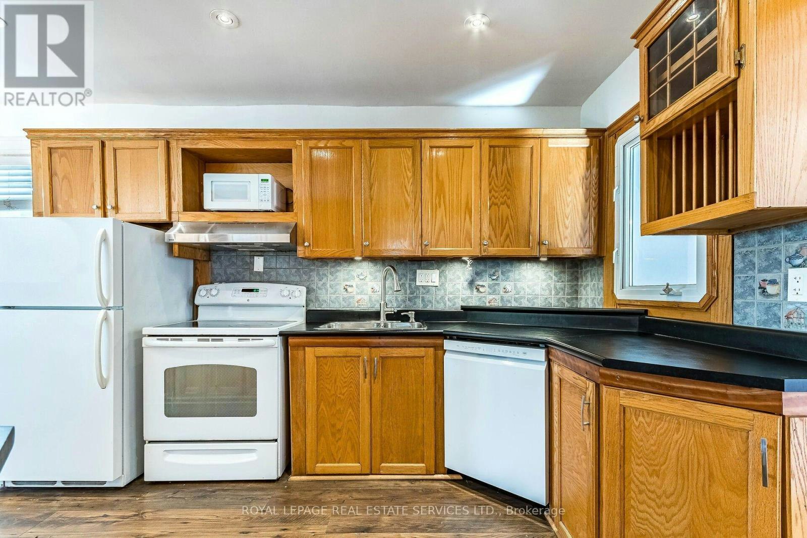 37 Seventeenth Street, Toronto, ON, M8V 3K2 - 18