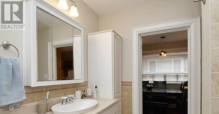 37 Seventeenth Street, Toronto, ON, M8V 3K2 - 17