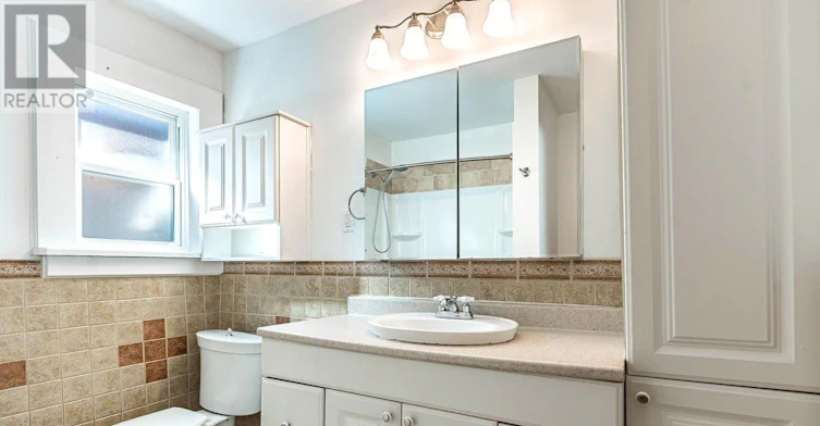 37 Seventeenth Street, Toronto, ON, M8V 3K2 - 32