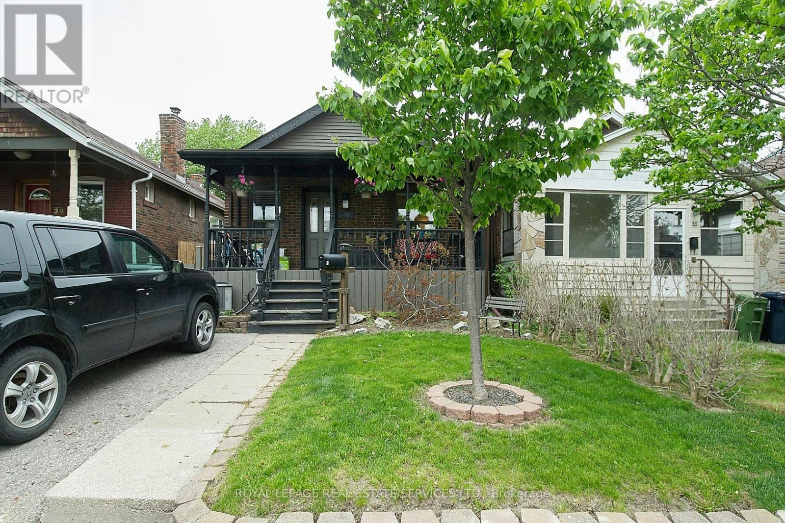 37 Seventeenth Street, Toronto, ON, M8V 3K2 - 2
