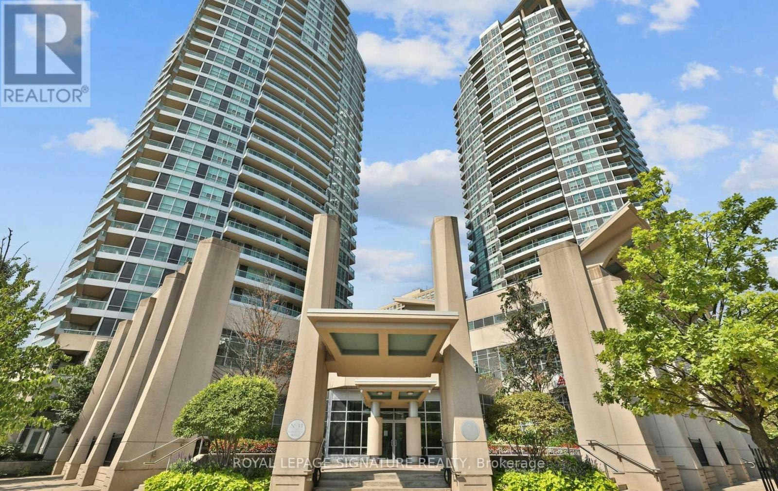 1605-1 Elm Drive W, Mississauga, ON, L5B 4M1