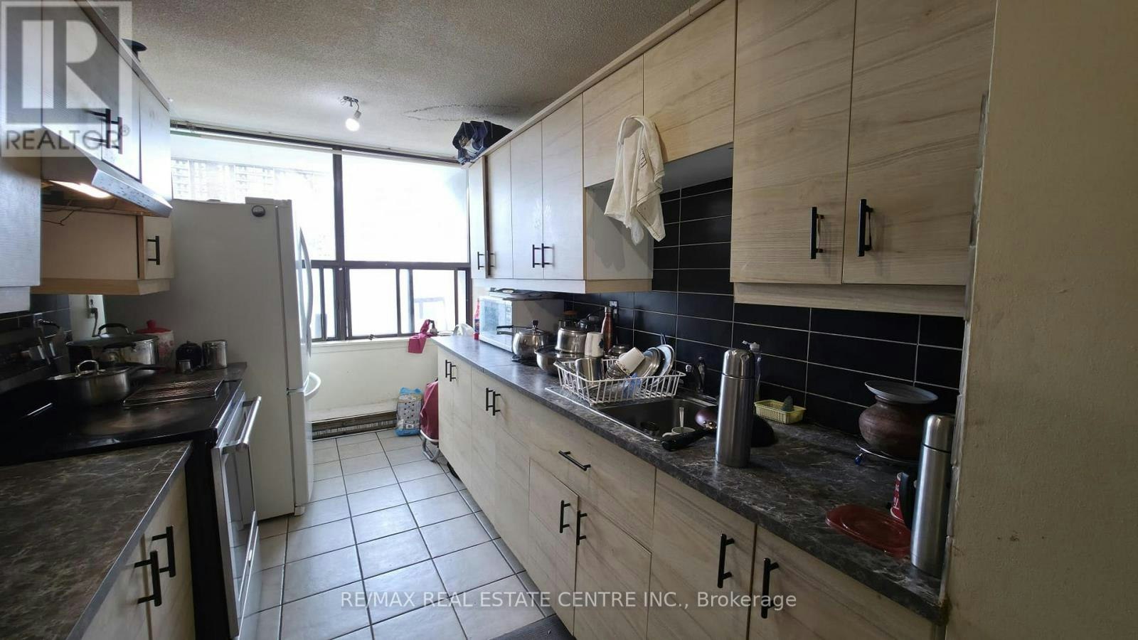 1202-17 Knightsbridge Road, Brampton, ON, L6T 3X9 - 10