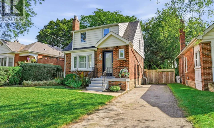 13 Allan Avenue