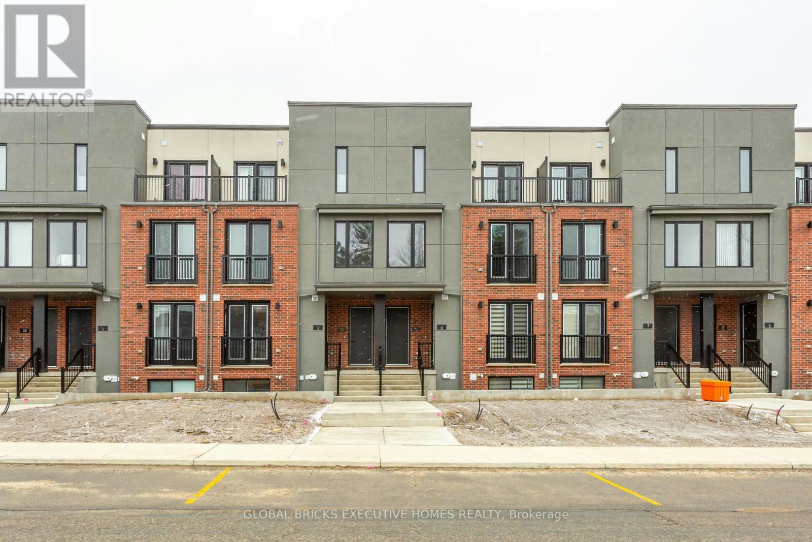 15-99 Roger Street, Waterloo, ON, N2J 0G1