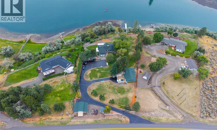 3892 E Shuswap Road