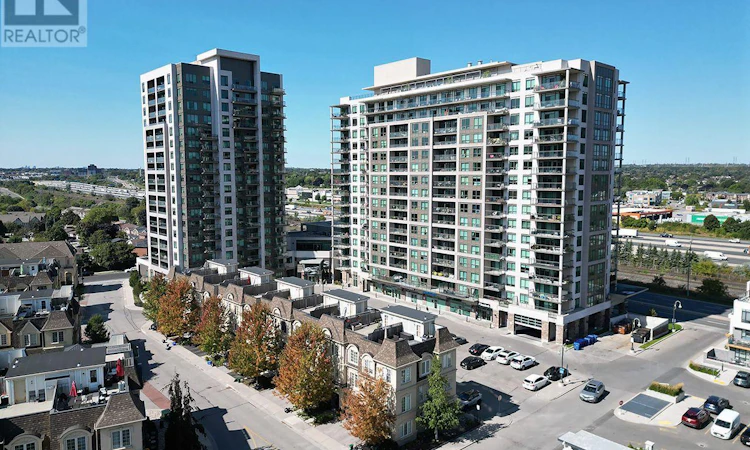 212-1235 Bayly Street