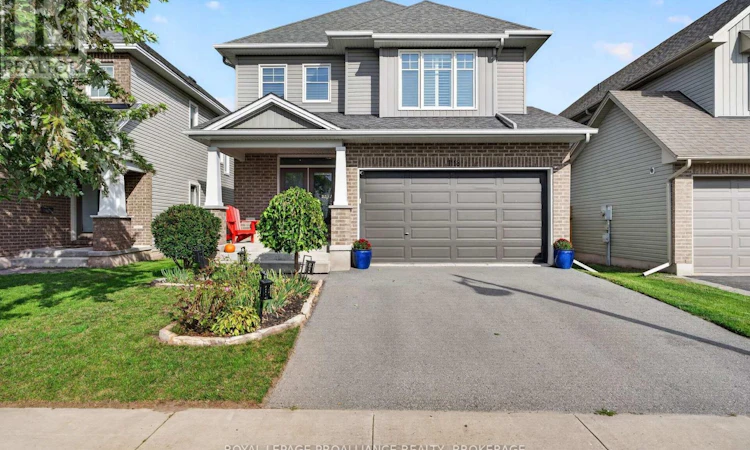 1118 Escala Crescent