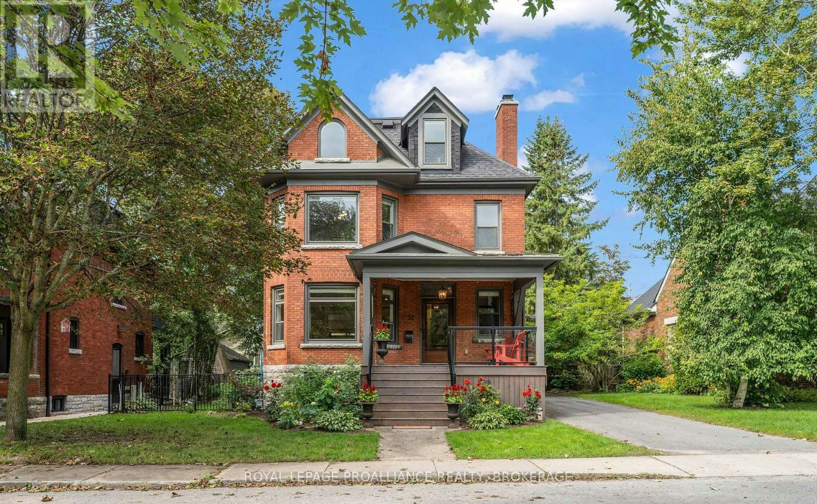 32 Kensington Avenue, Kingston, ON, K7L 4B5
