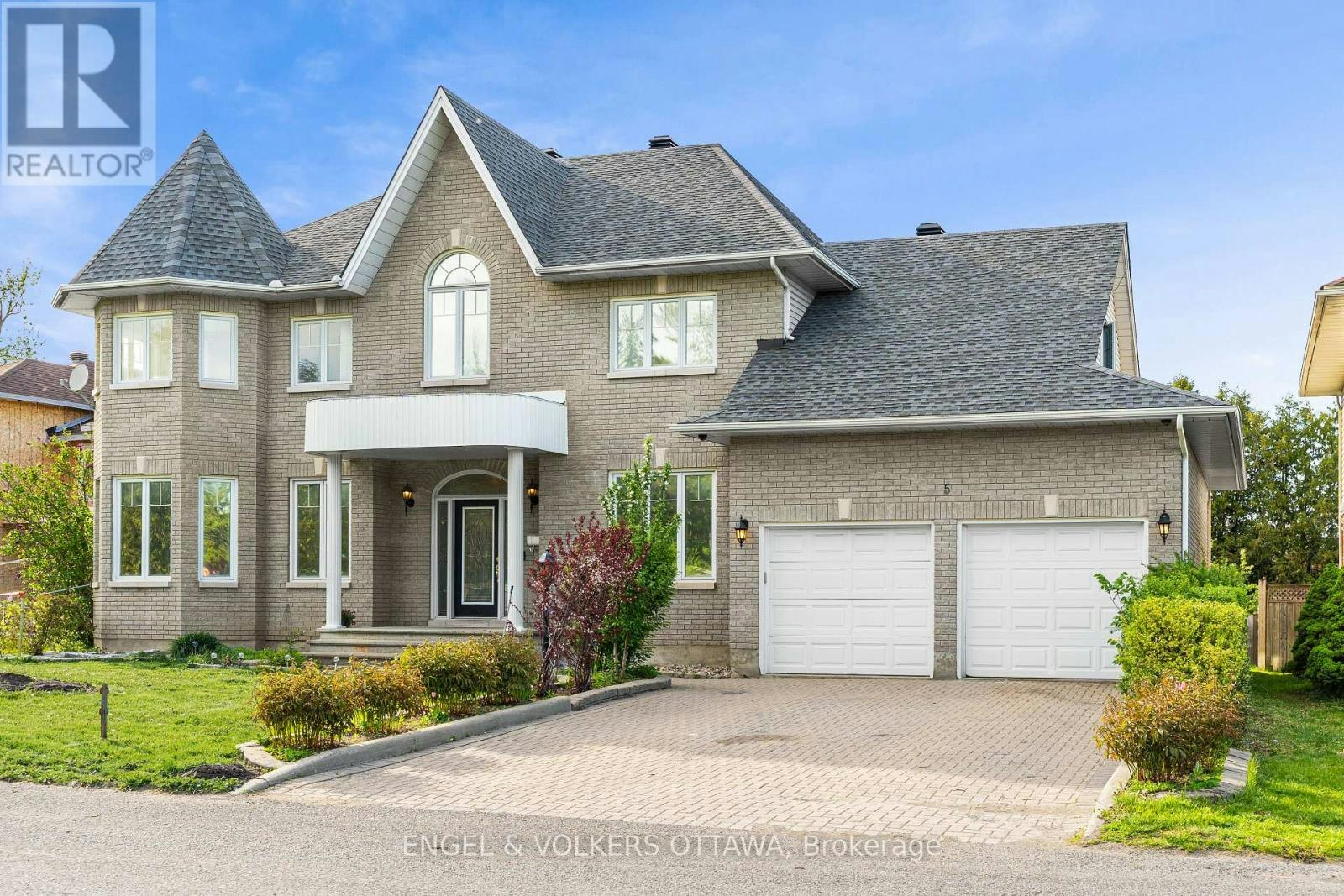 5 Cassone Court, Ottawa, ON, K2G 5V6