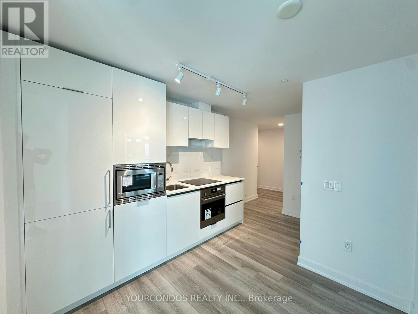 1728-230 Simcoe Street, Toronto, ON, M5T 0G7 - 4