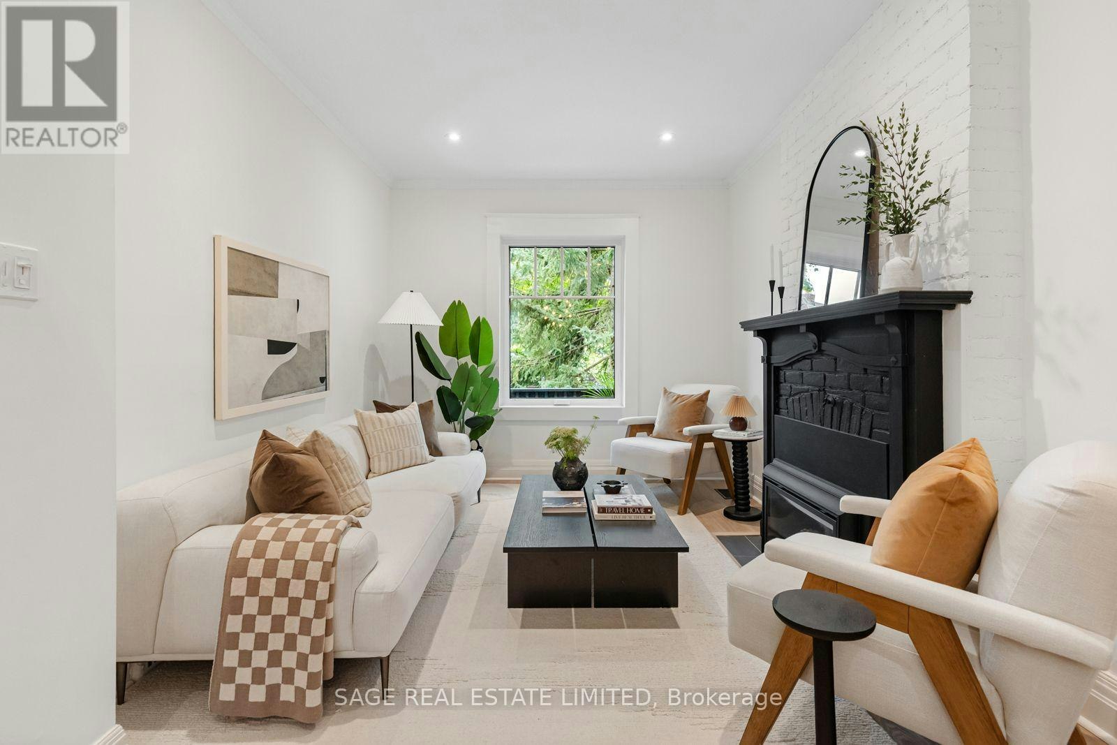 11 Bertmount Avenue, Toronto, ON, M4M 2X8
