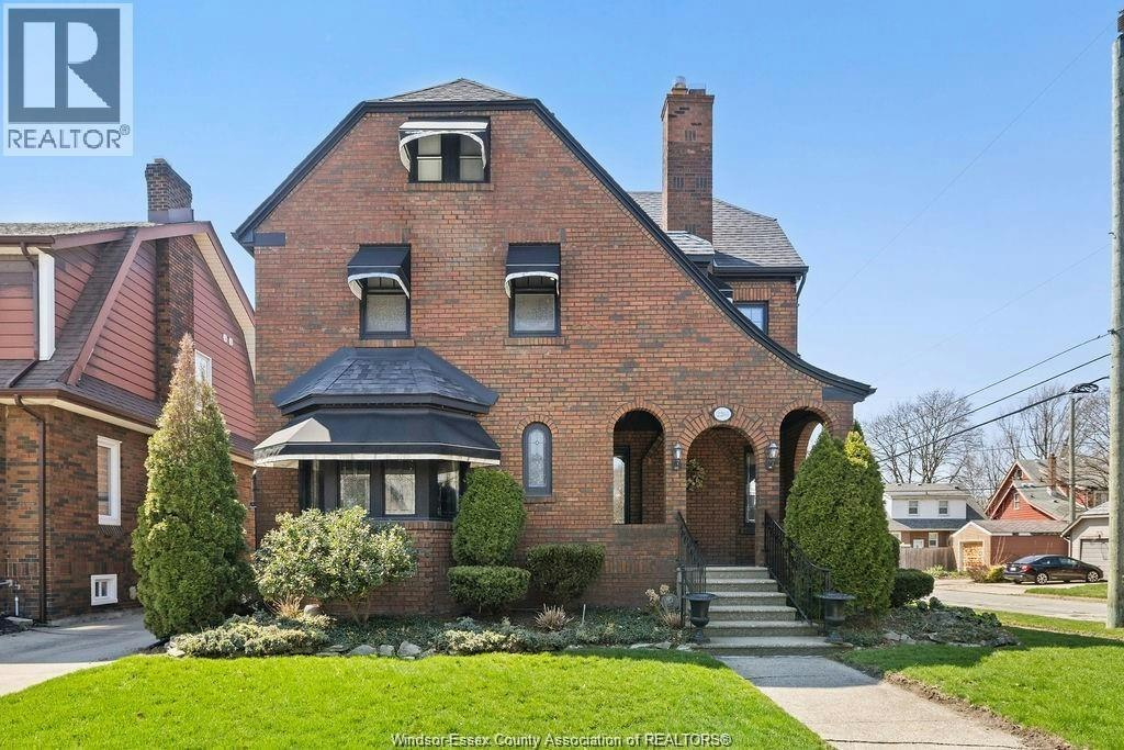 2203 Victoria, Windsor, ON, N8X 1R2