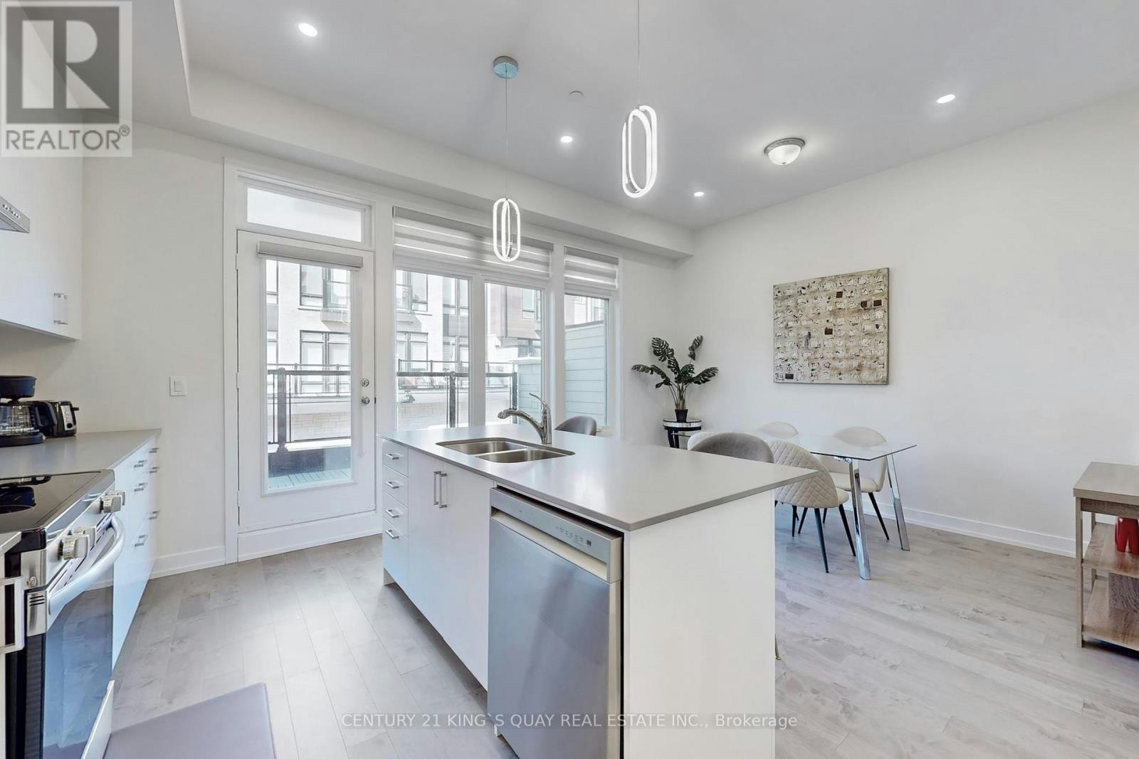 16 Credit Lane, Richmond Hill, ON, L4E 1G9 - 11