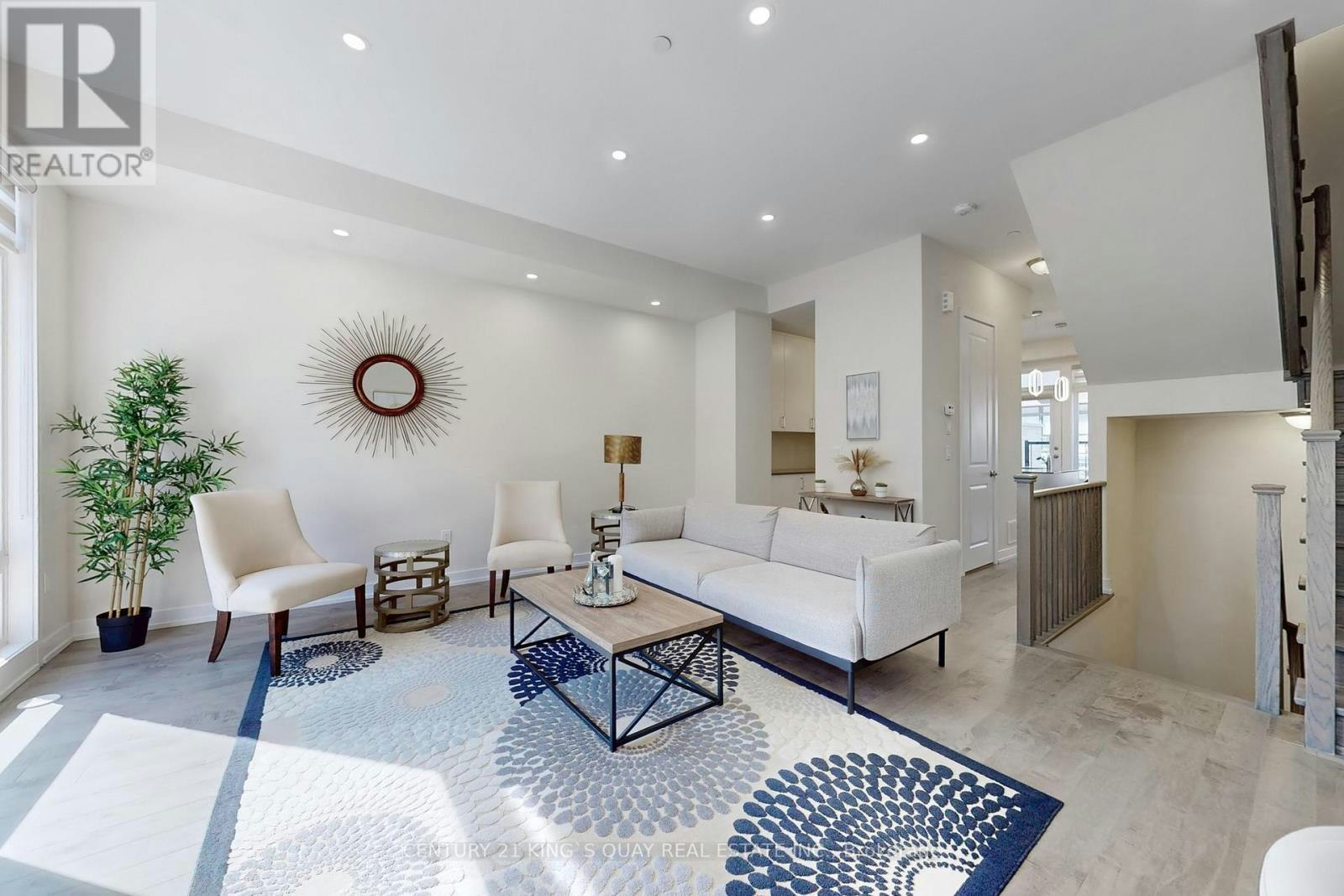 16 Credit Lane, Richmond Hill, ON, L4E 1G9 - 3