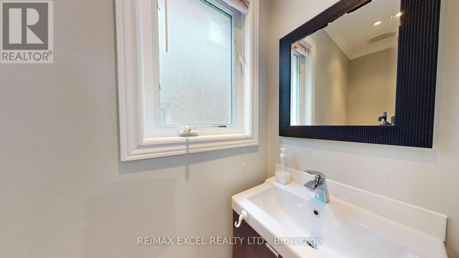 61 Landwood Avenue, Vaughan, ON, L4J 0B9 - 4