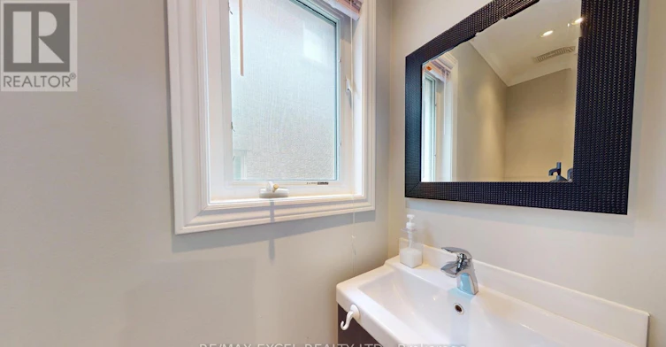 61 Landwood Avenue, Vaughan, ON, L4J 0B9 - 4