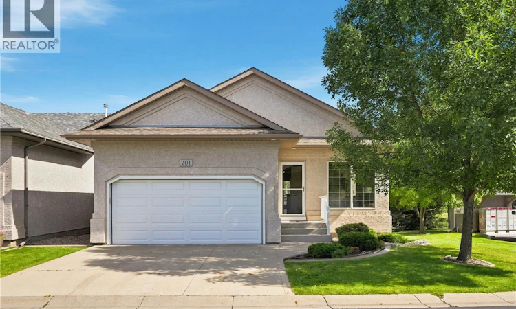 201-802 Heritage Crescent