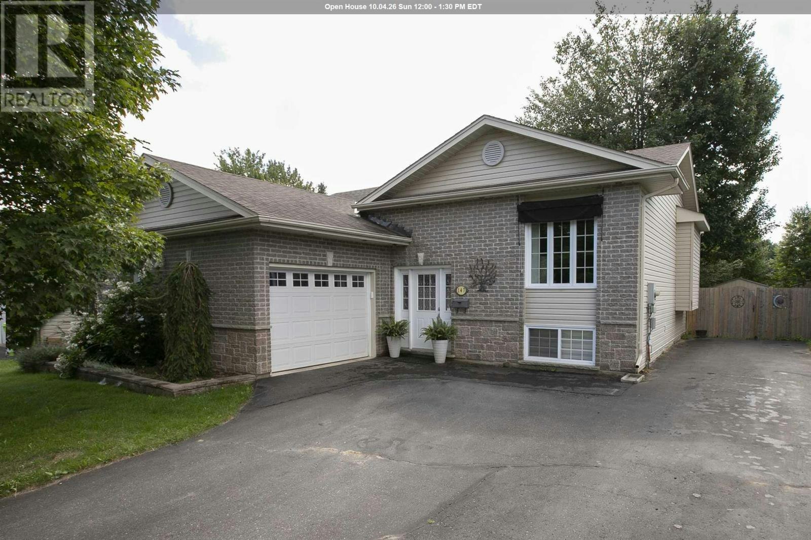147 Queensgate Boulevard, Sault Ste. Marie, ON, P6A 6Y4