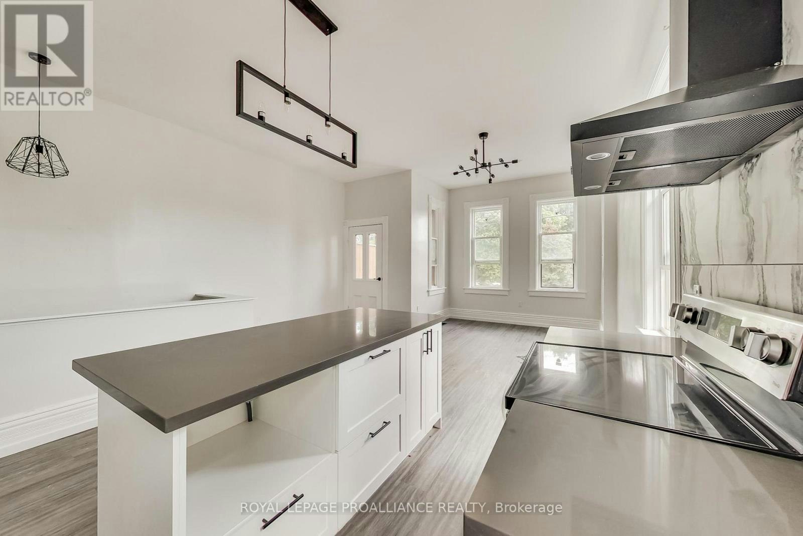 2-613 Union Street, Peterborough, ON, K9H 3V4 - 11