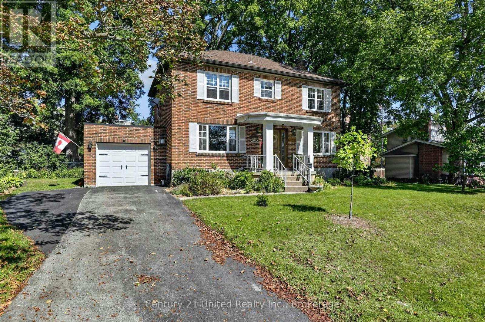 6 Middleton Drive, Peterborough, ON, K9J 4Z2