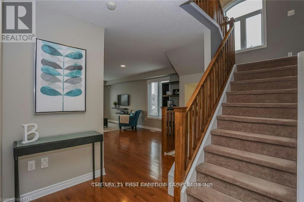 950 Oakcrossing Road, London, ON, N6H 0A7 - 6