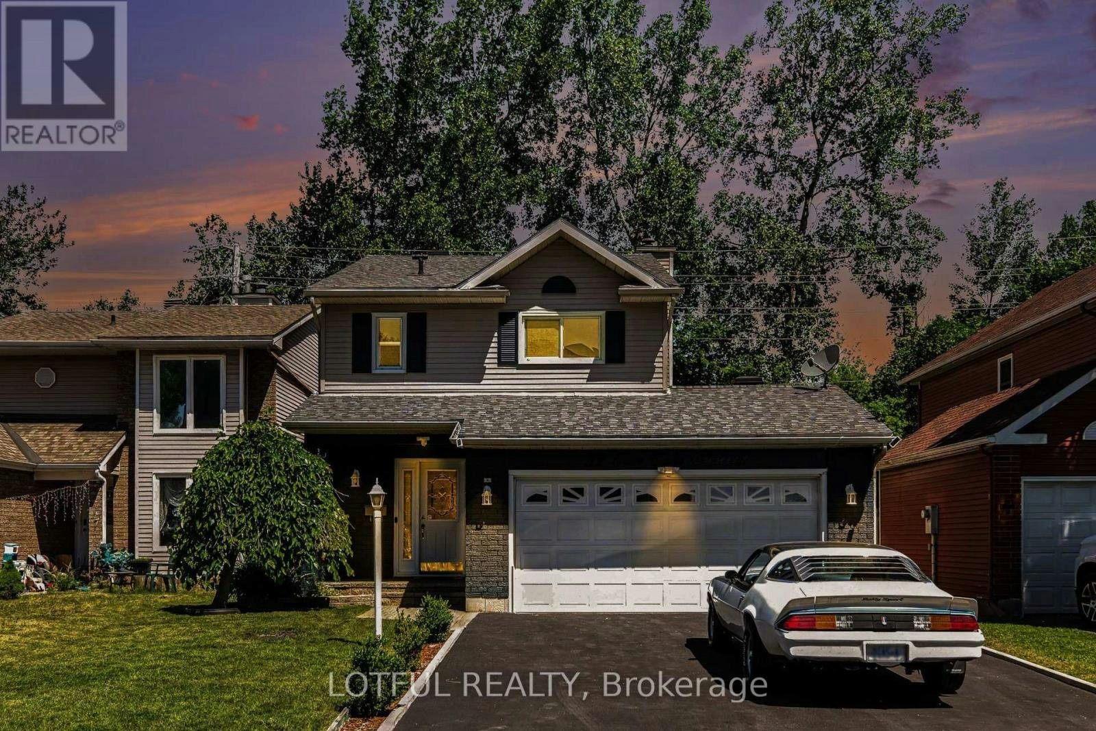 52 Fair Oaks Crescent, Ottawa, ON, K2G 4W5