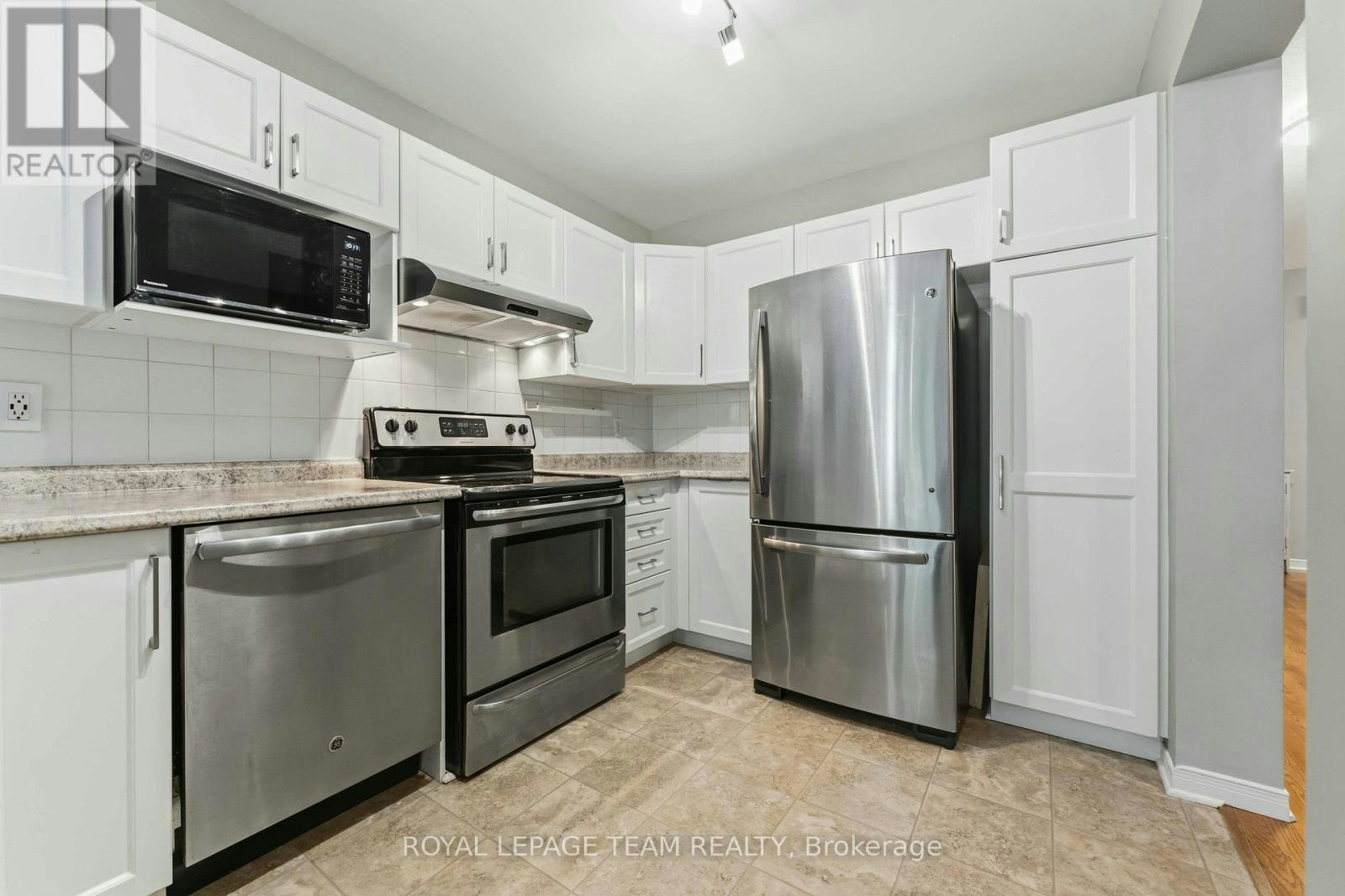 76 Hunter's Glen Crescent, Ottawa, ON, K1T 3R1 - 14