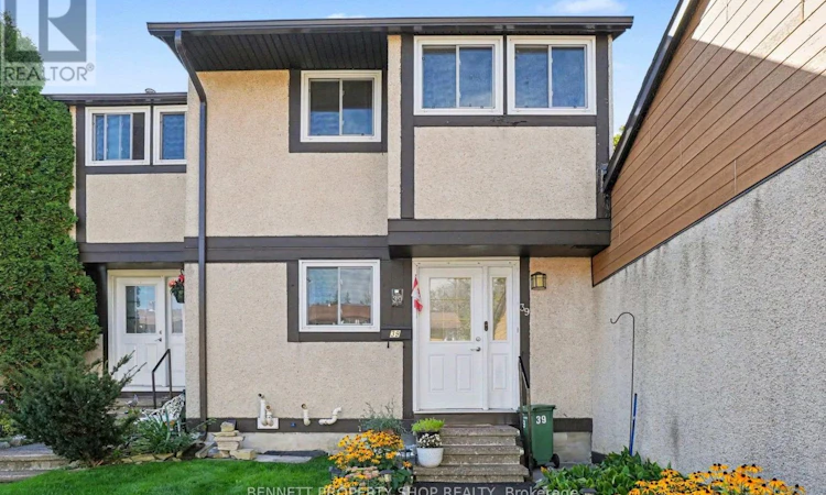 39-3411 Paul Anka Drive