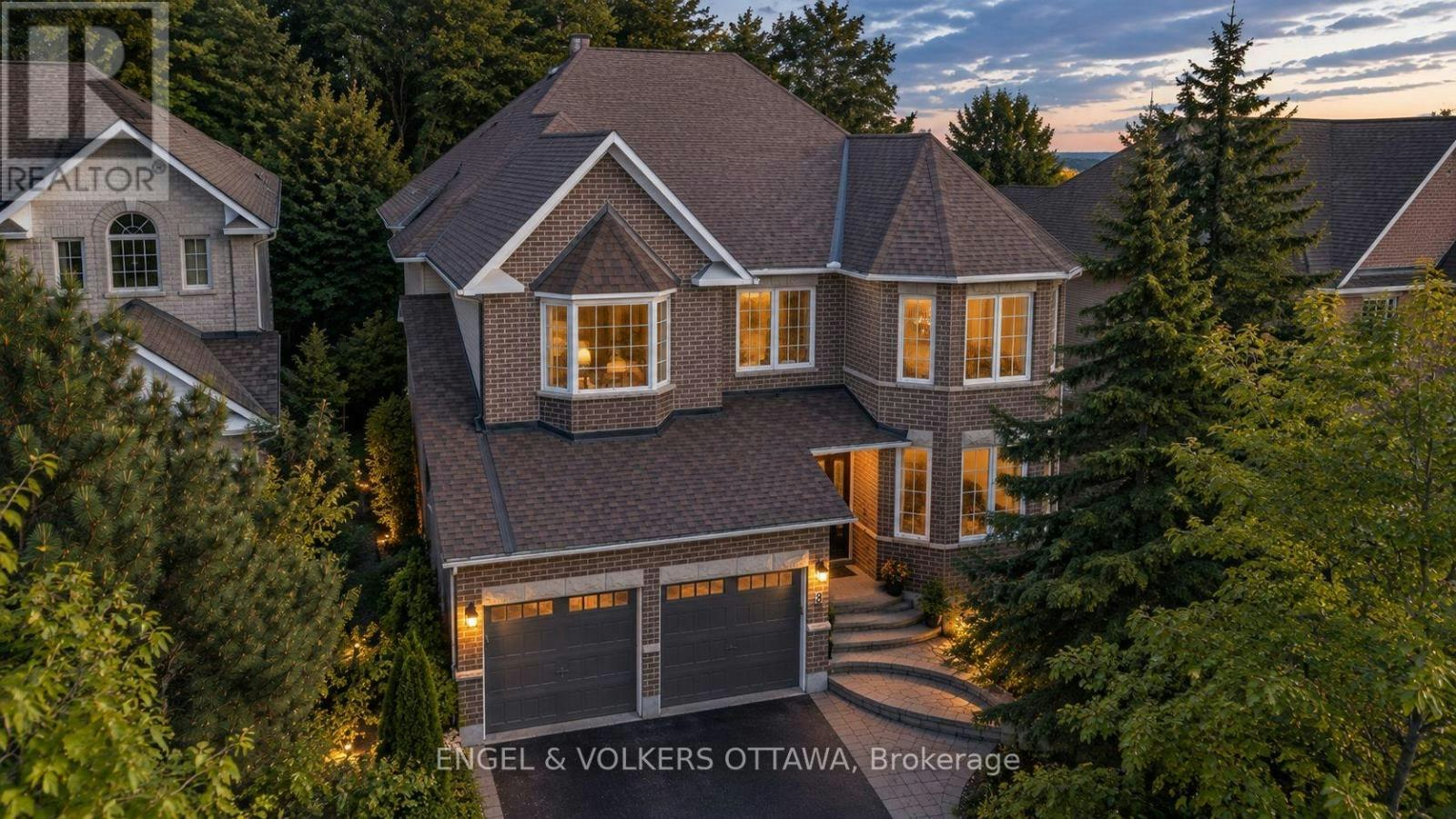 8 Glenrill Place, Ottawa, ON, K2M 2T6