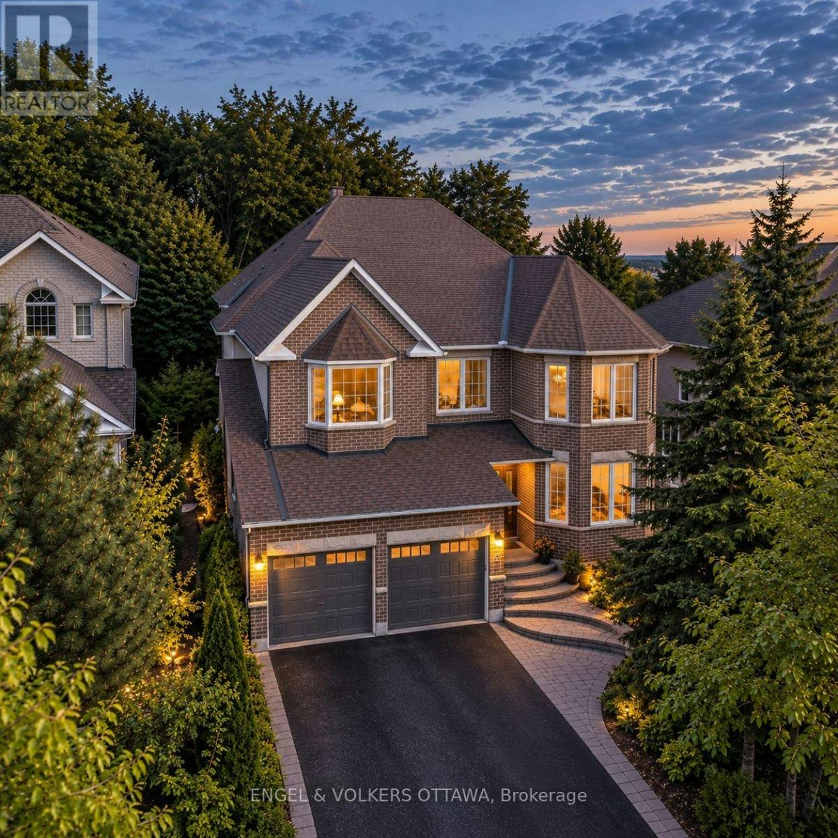 8 Glenrill Place, Ottawa, ON, K2M 2T6