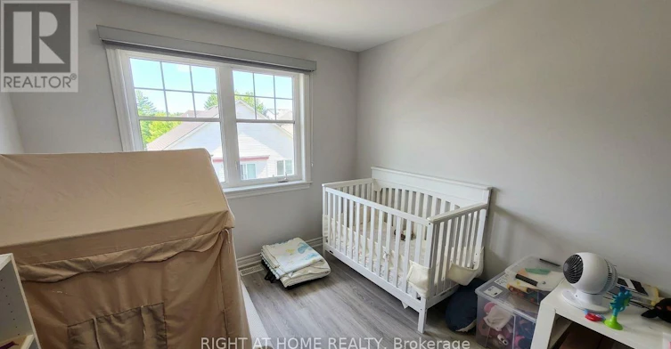 323 Alasken Drive, Ottawa, ON, K1T 0M3 - 9