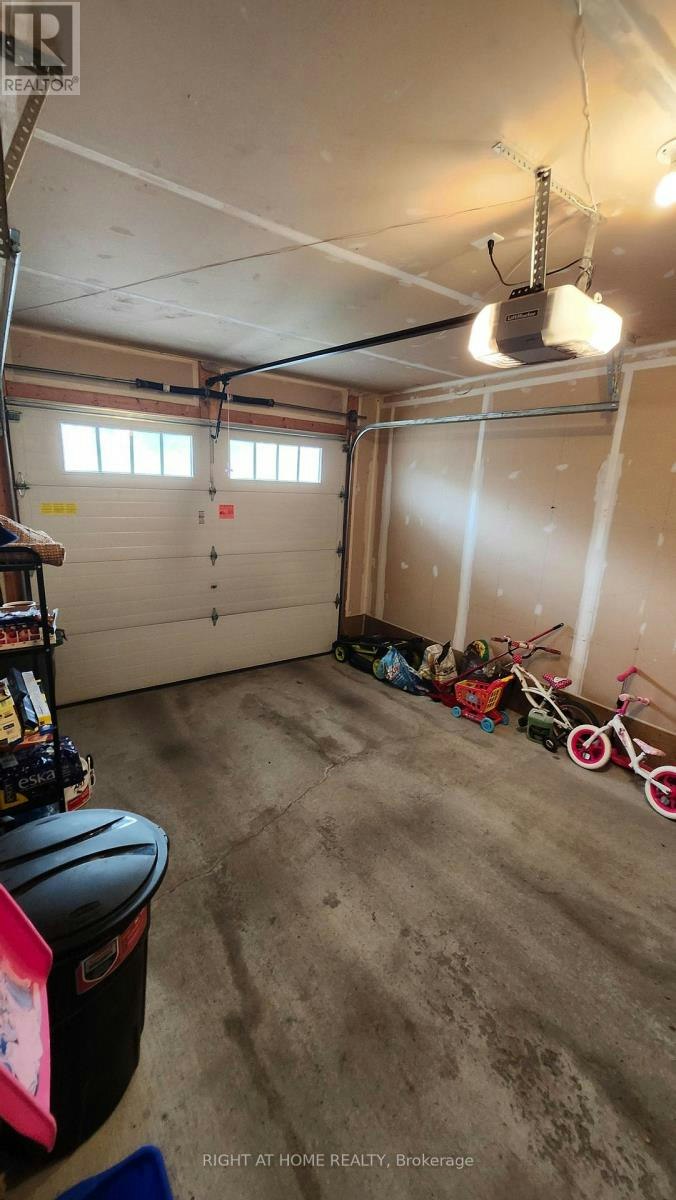 323 Alasken Drive, Ottawa, ON, K1T 0M3 - 13