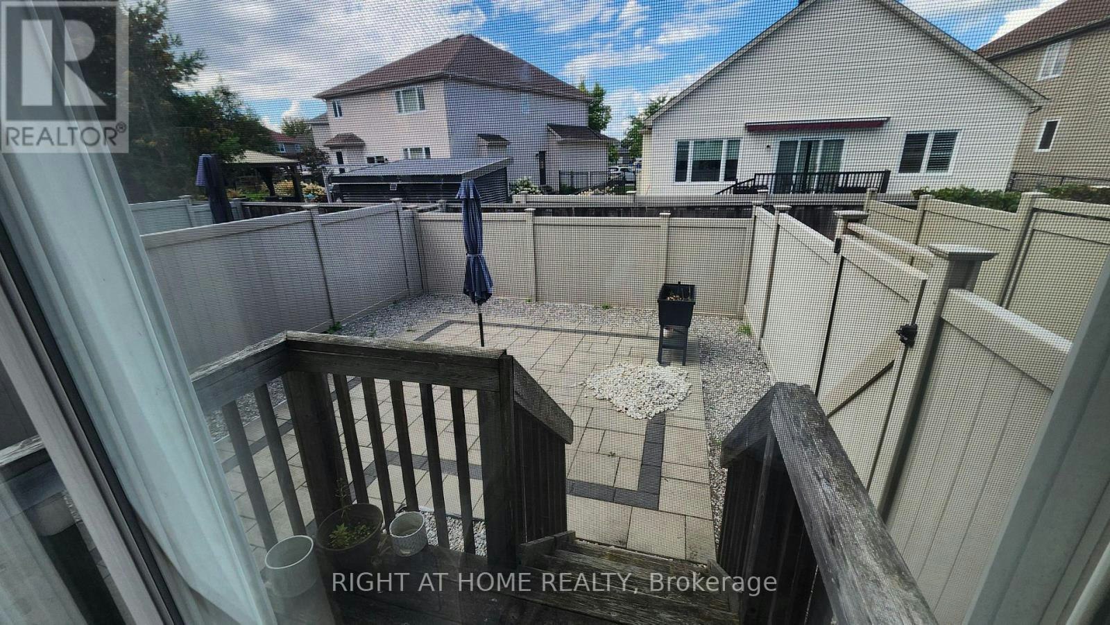 323 Alasken Drive, Ottawa, ON, K1T 0M3 - 14