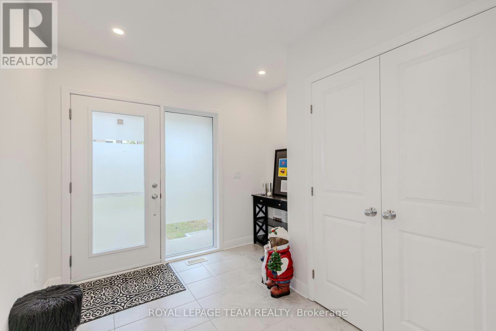 1407 Hemlock Road, Ottawa, ON, K1K 5A2 - 2