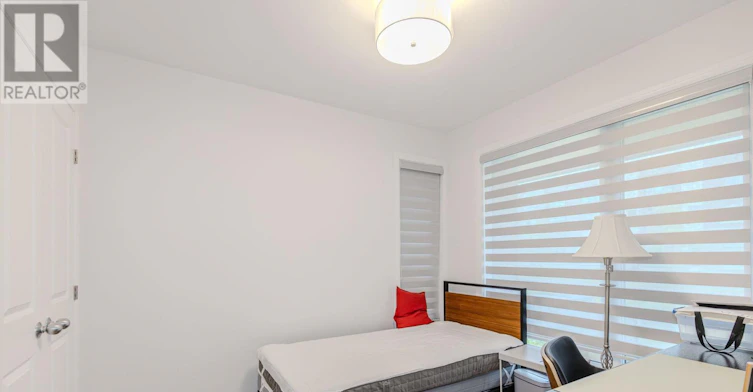 1407 Hemlock Road, Ottawa, ON, K1K 5A2 - 5