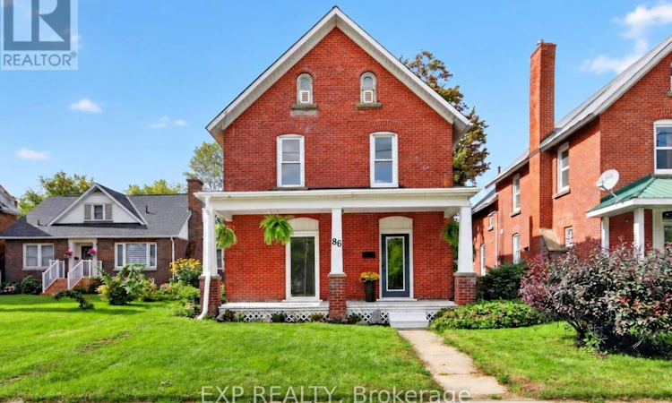 86 Daniel Street N