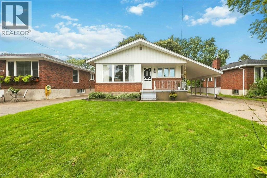 714 Victoria Avenue, Point Edward, ON, N7V 1J8