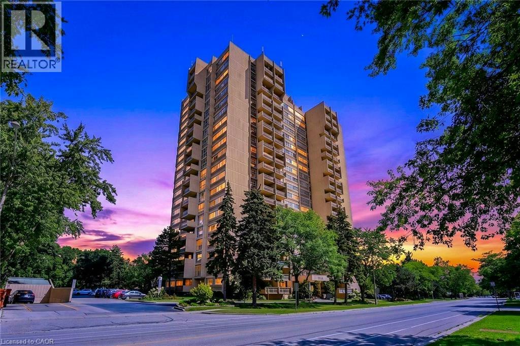 205-1359 White Oaks Boulevard, Oakville, ON, L6H 2R8