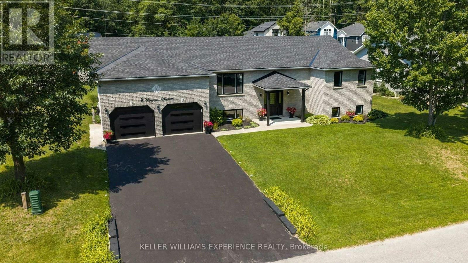 4 Downer Crescent, Wasaga Beach, ON, L9Z 1B9