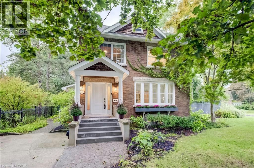 121 Allen Street W, Waterloo, ON, N2L 1E8