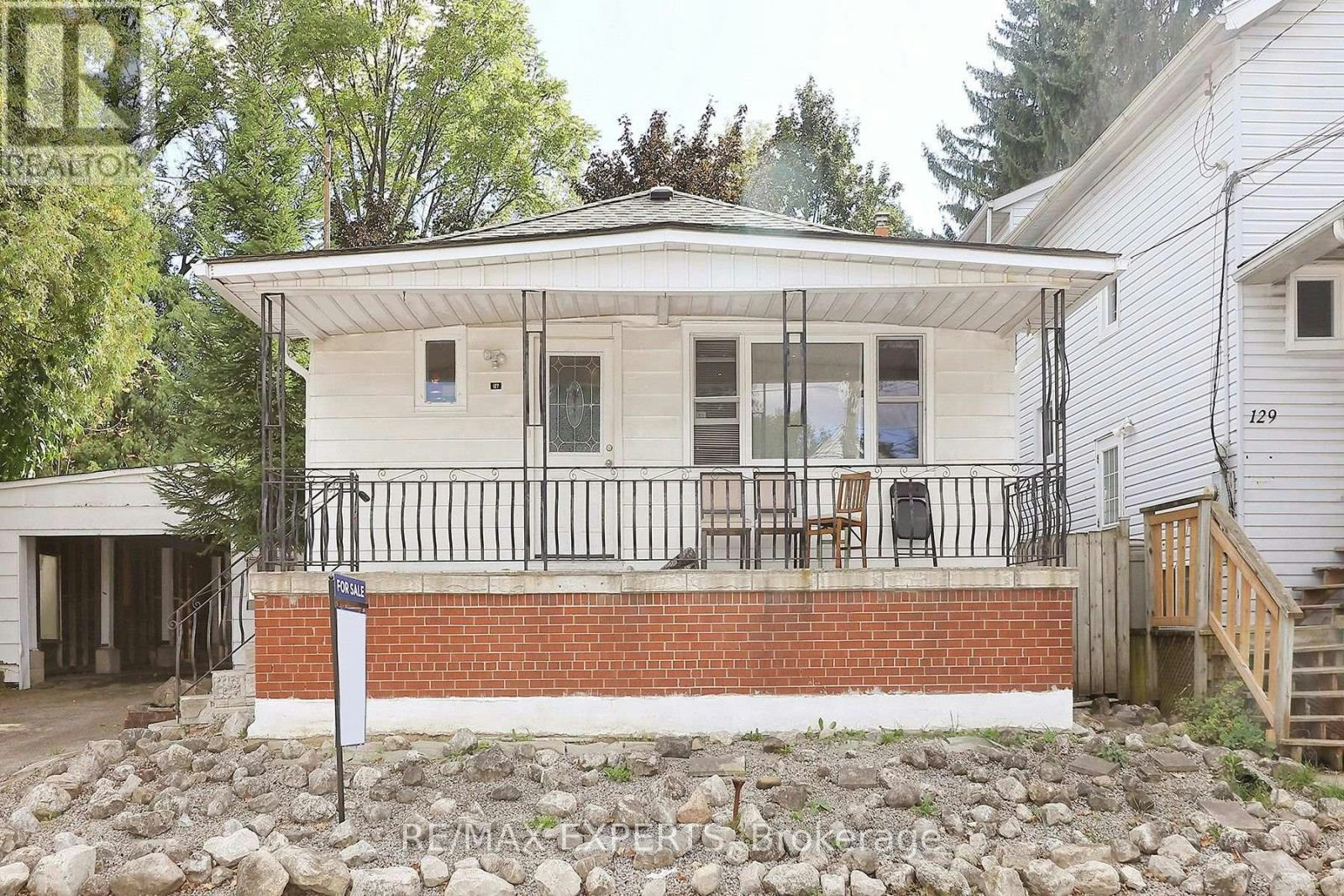 127 Whitney Avenue, Hamilton, ON, L8S 2G6