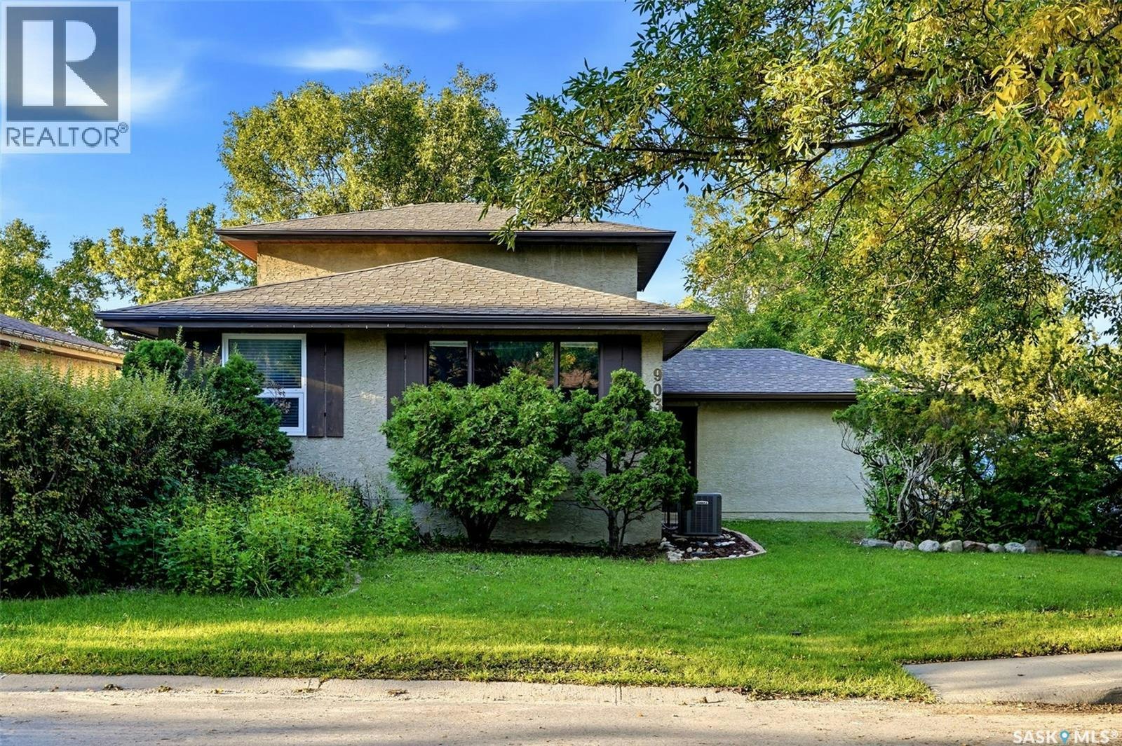 903 Rowell Crescent N, Regina, SK, S4X 2A5