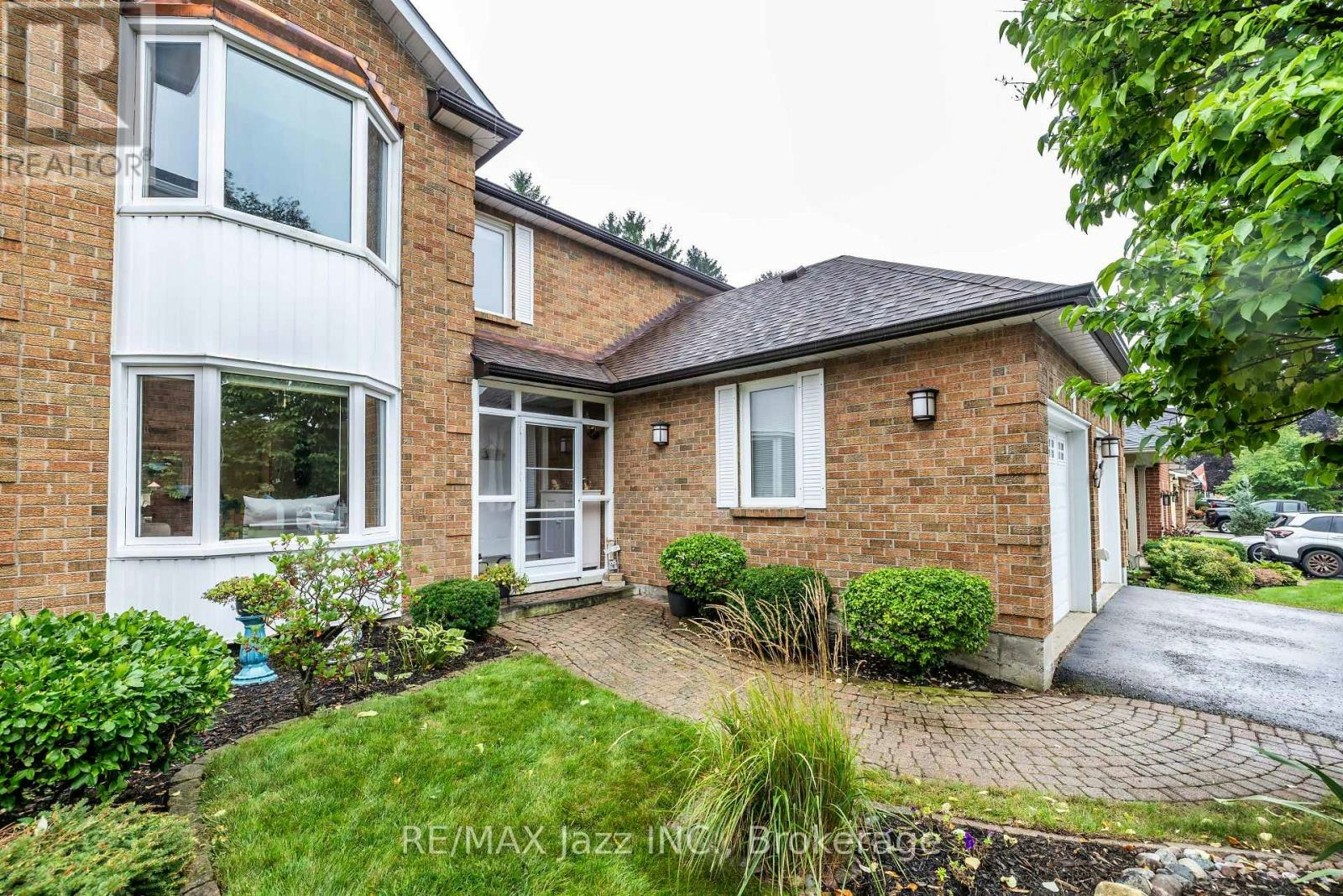 29 Valleycrest Drive, Clarington, ON, L1E 1J2