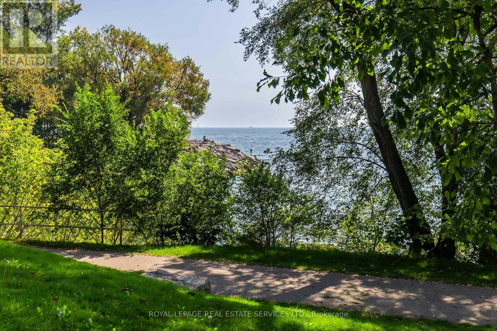 20 Park Boulevard, Toronto, ON, M8W 1G7 - 9