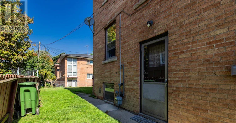 20 Park Boulevard, Toronto, ON, M8W 1G7 - 3